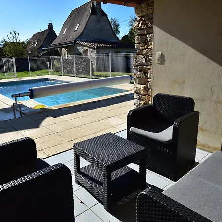 In Gramat With Private Pool Hébergement de vacances