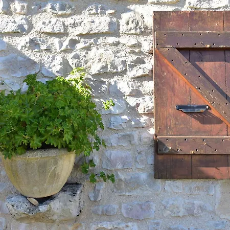 In Gramat With Private Pool Hébergement de vacances