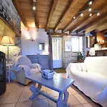 In Gramat With Private Pool Hébergement de vacances *