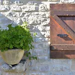 In Gramat With Private Pool Hébergement de vacances