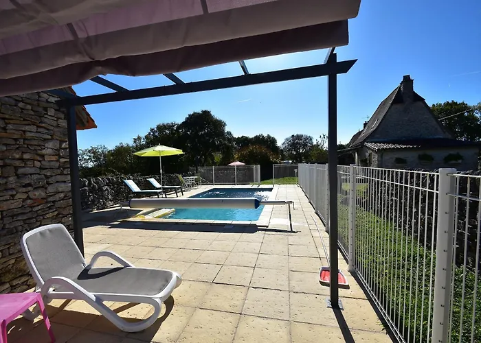 بيت للعطل In Gramat With Private Pool Rignac (Lot)